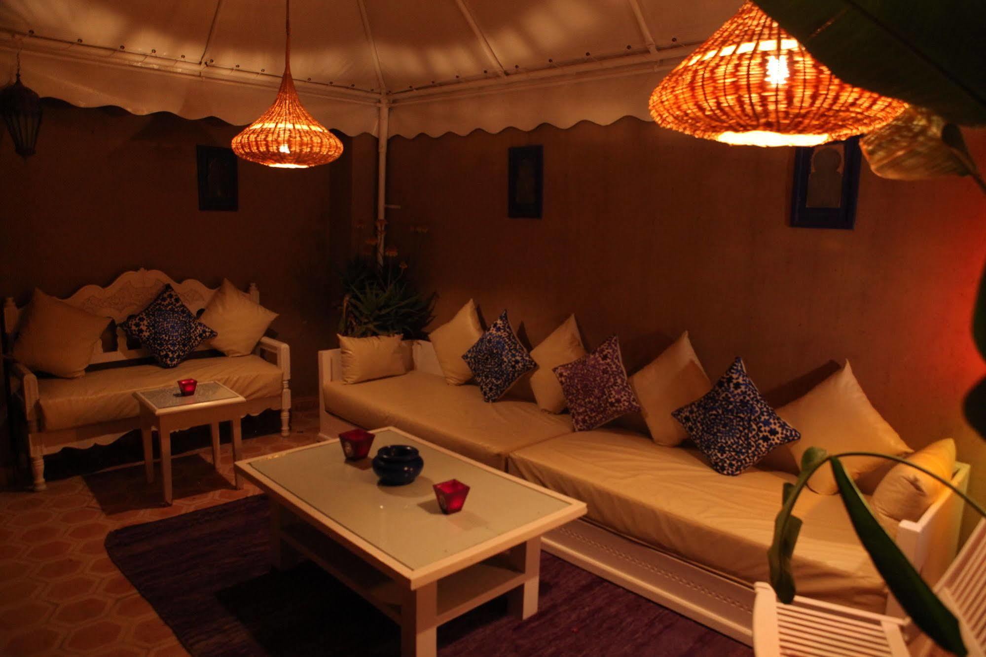 מרקש Riad Awinati Location Privatisee ,Piscine Chauffee , Beau Rooftop מראה חיצוני תמונה