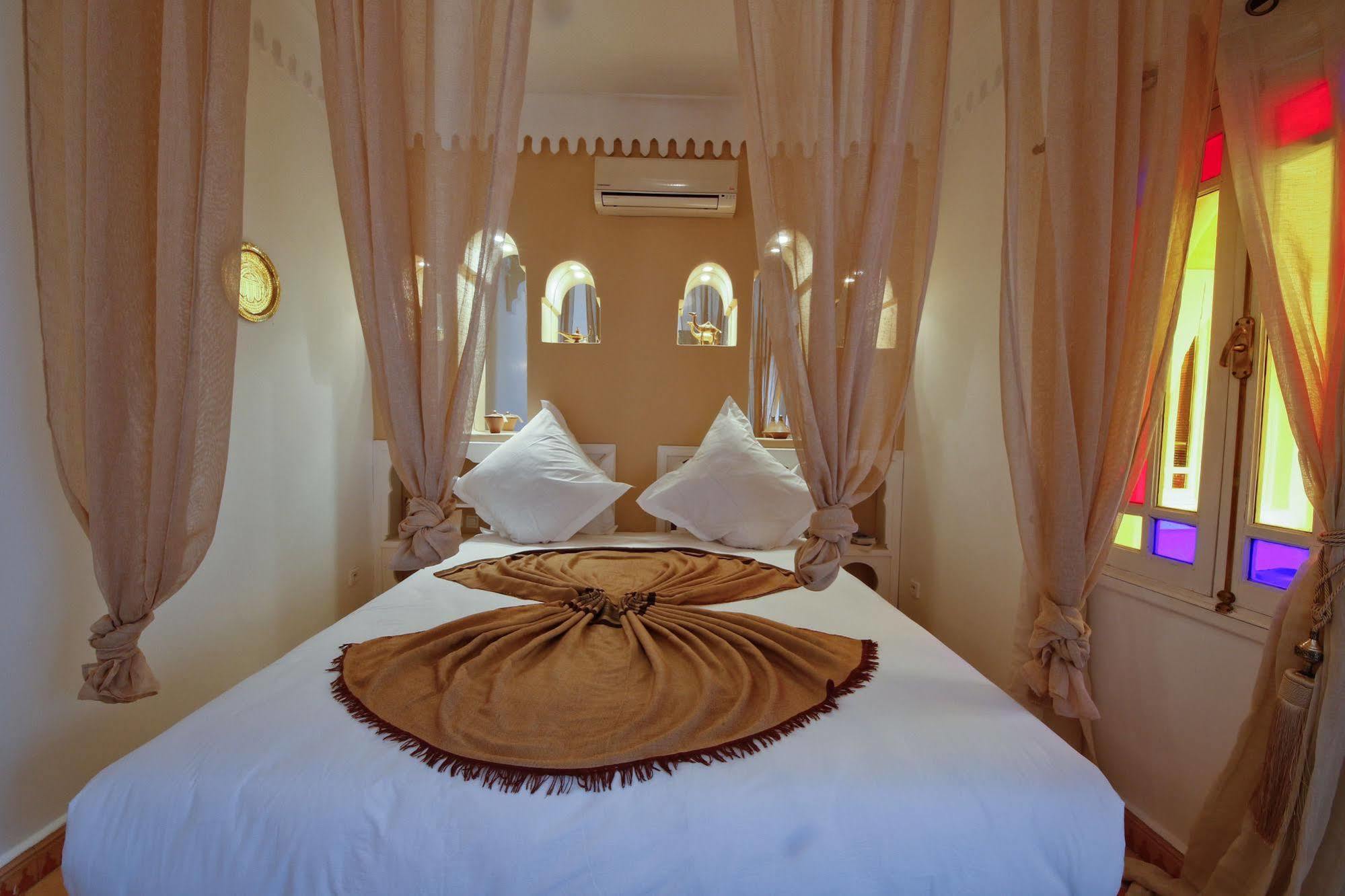 מרקש Riad Awinati Location Privatisee ,Piscine Chauffee , Beau Rooftop מראה חיצוני תמונה